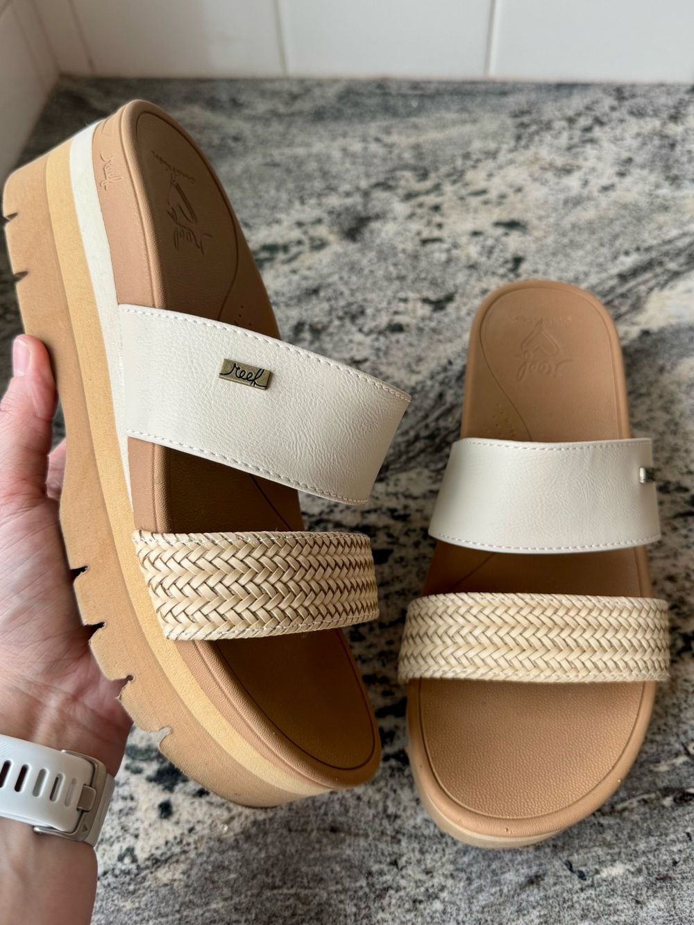 Reef Banded Horizon 2.5 Sandal in vintage white/braided natural. Size 8. VGUC.